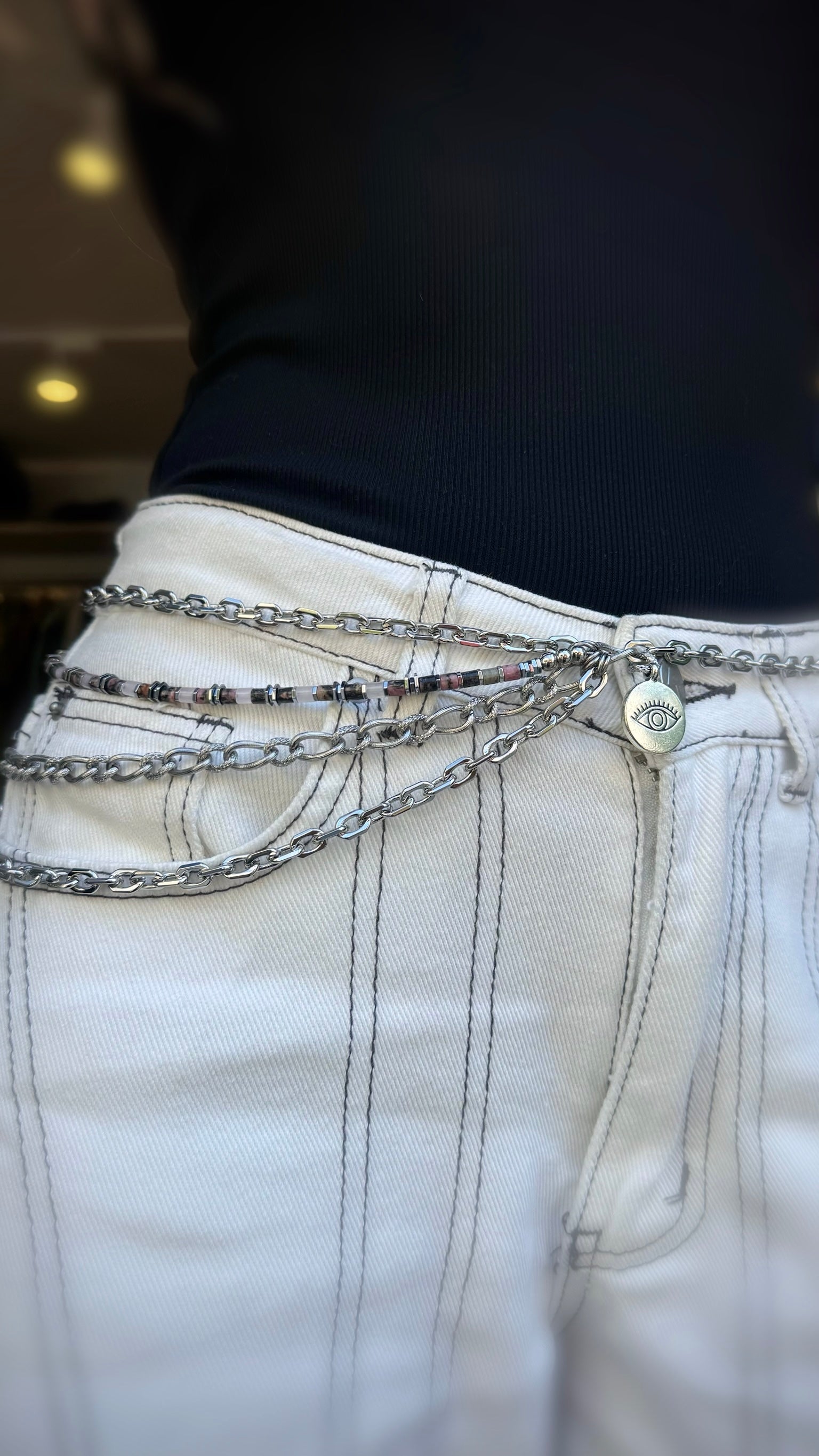 Eye silver chain belt