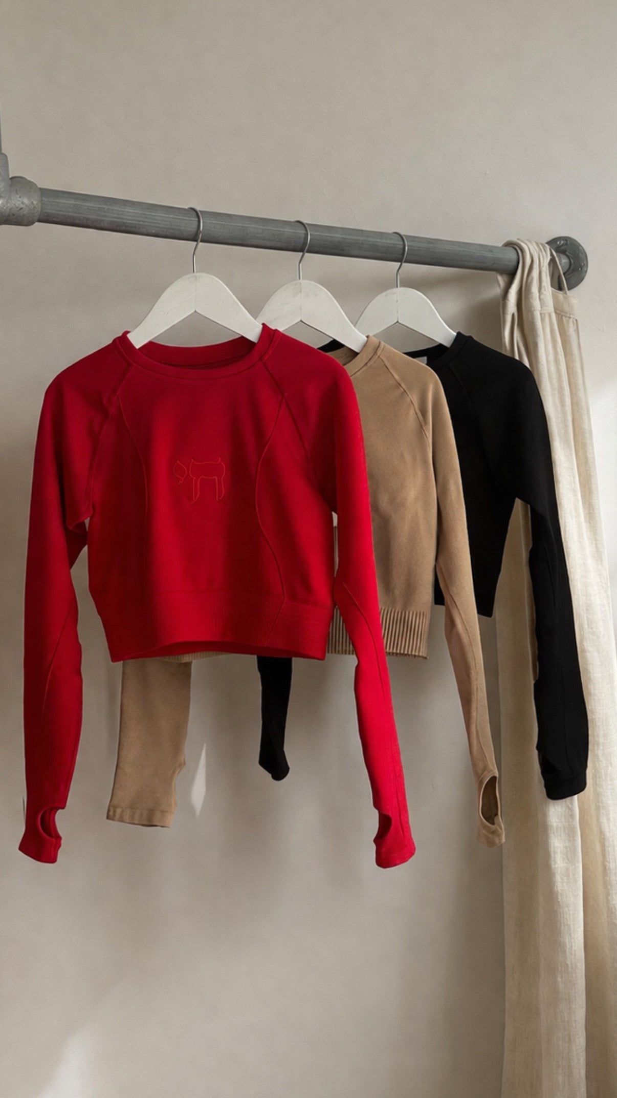 Alive & Bold חי Sculpt fit Top