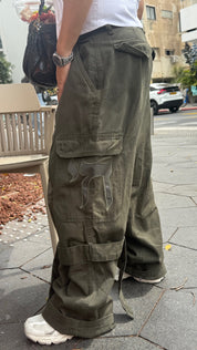 Alive & bold חי cargo