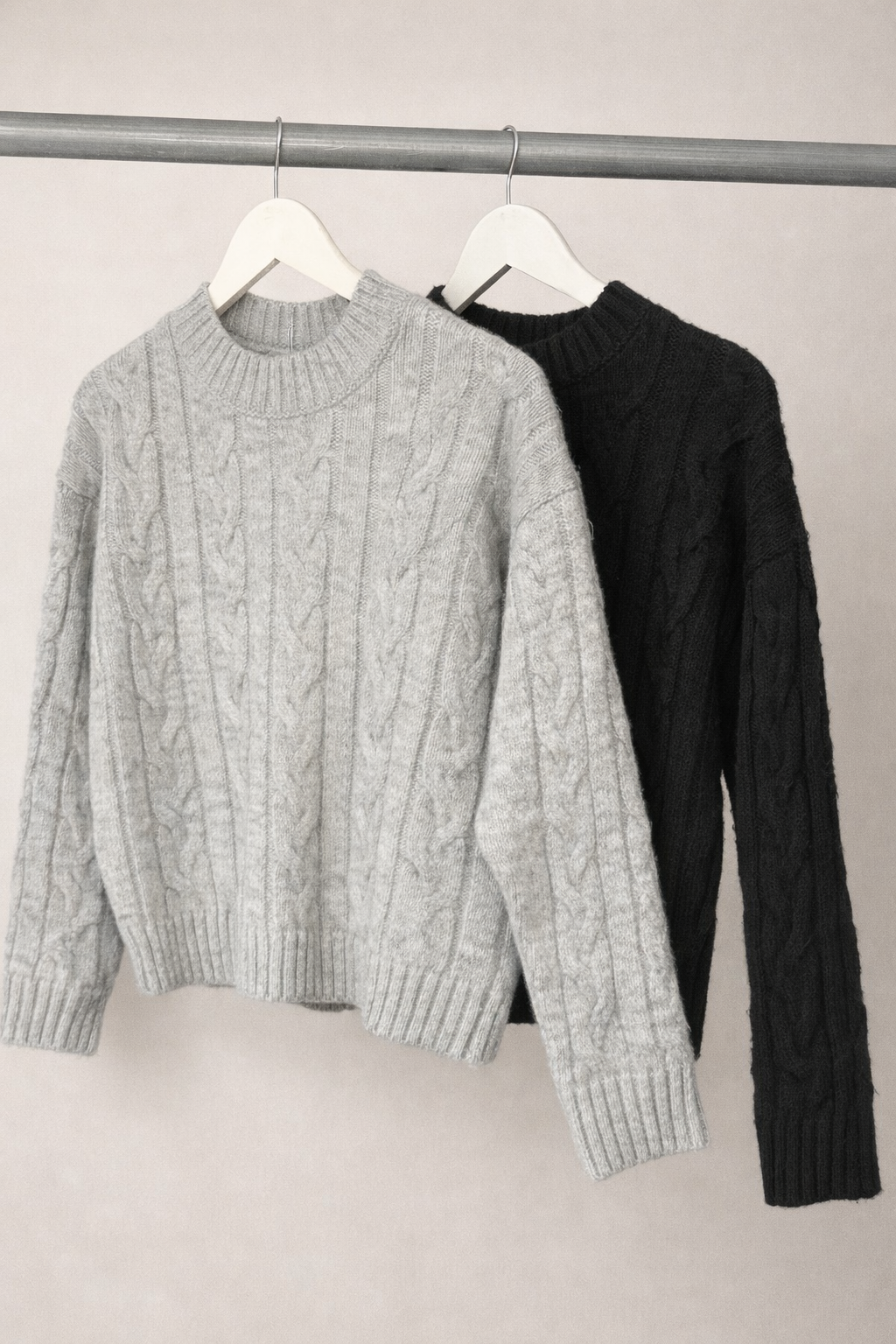Cable knit cropped sweater