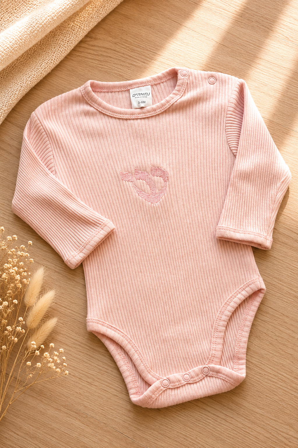 Baby bodysuit ש