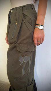 Alive & bold חי cargo