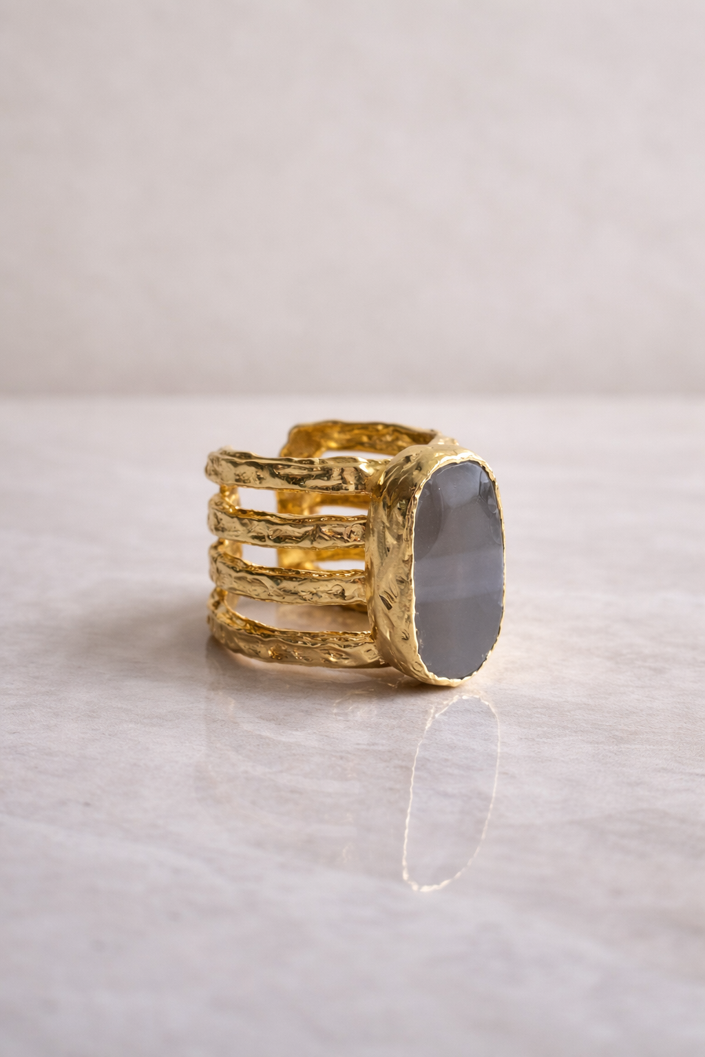 Ava ring