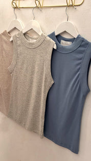 Tank top double collar