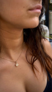 Magen Gold and Shiny