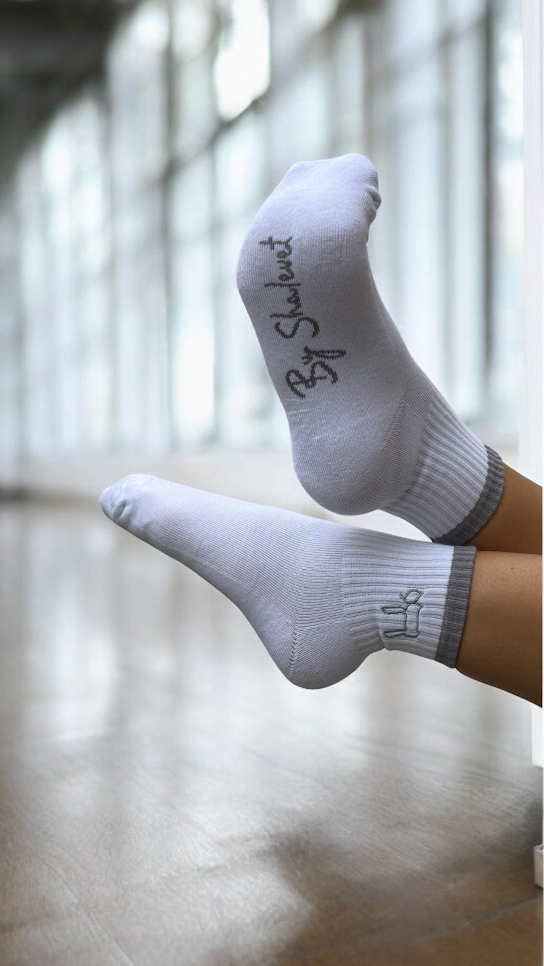 Alive & bold חי Chill Day SOCKS