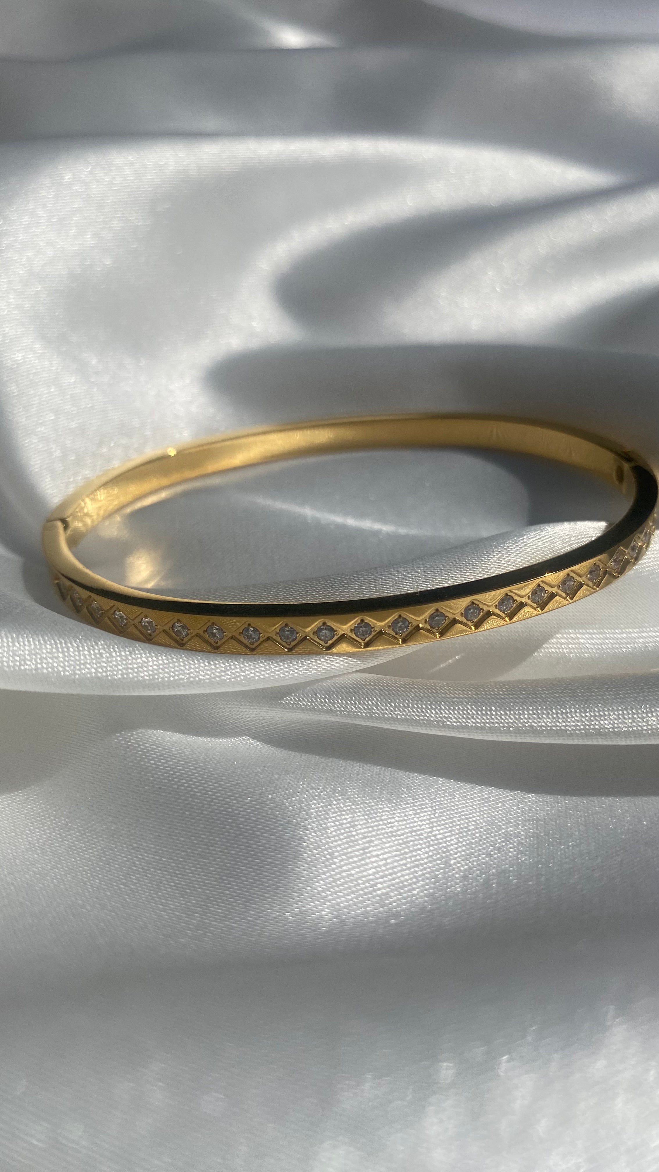 Milo bangle