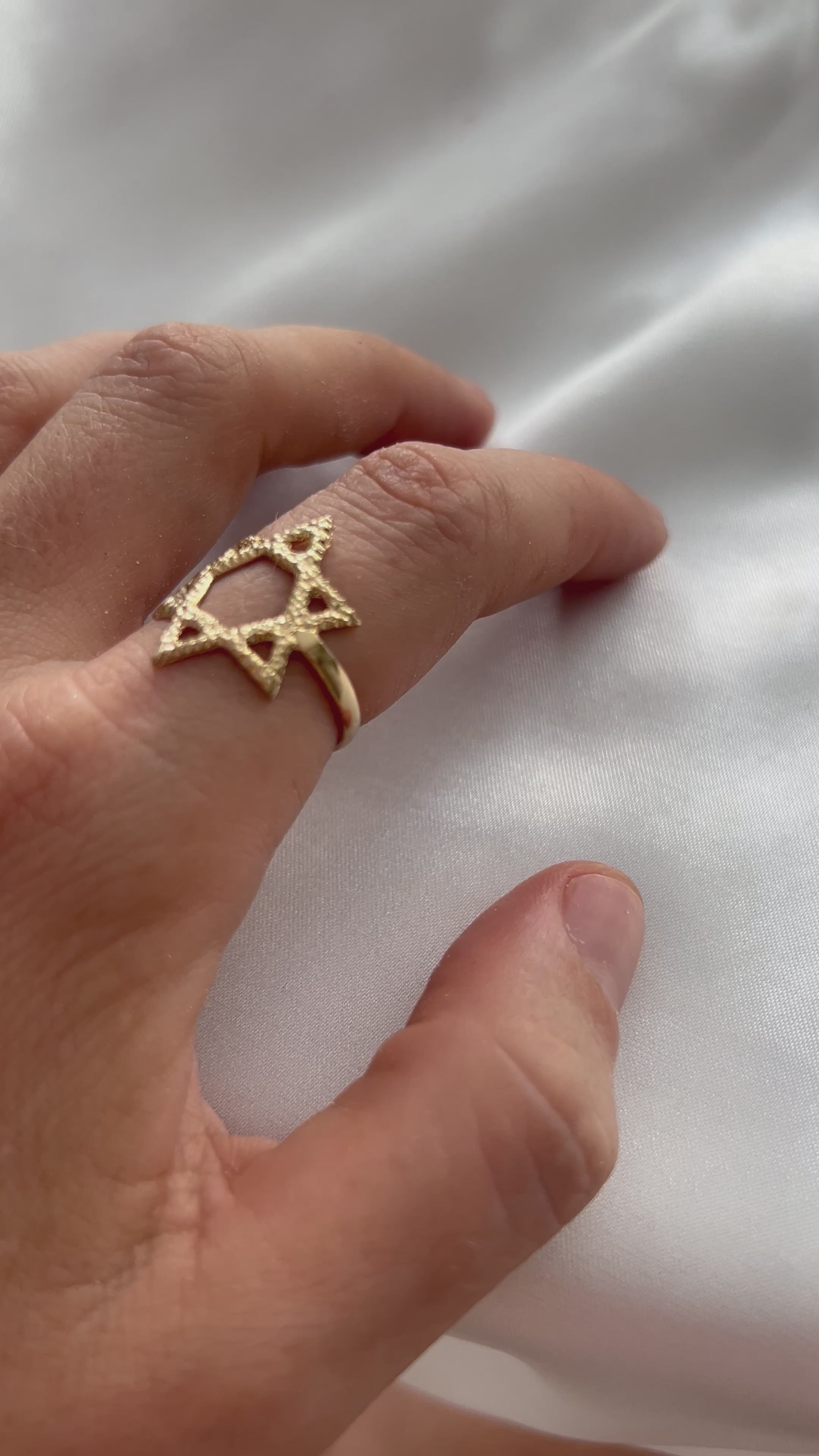 Magen David ring