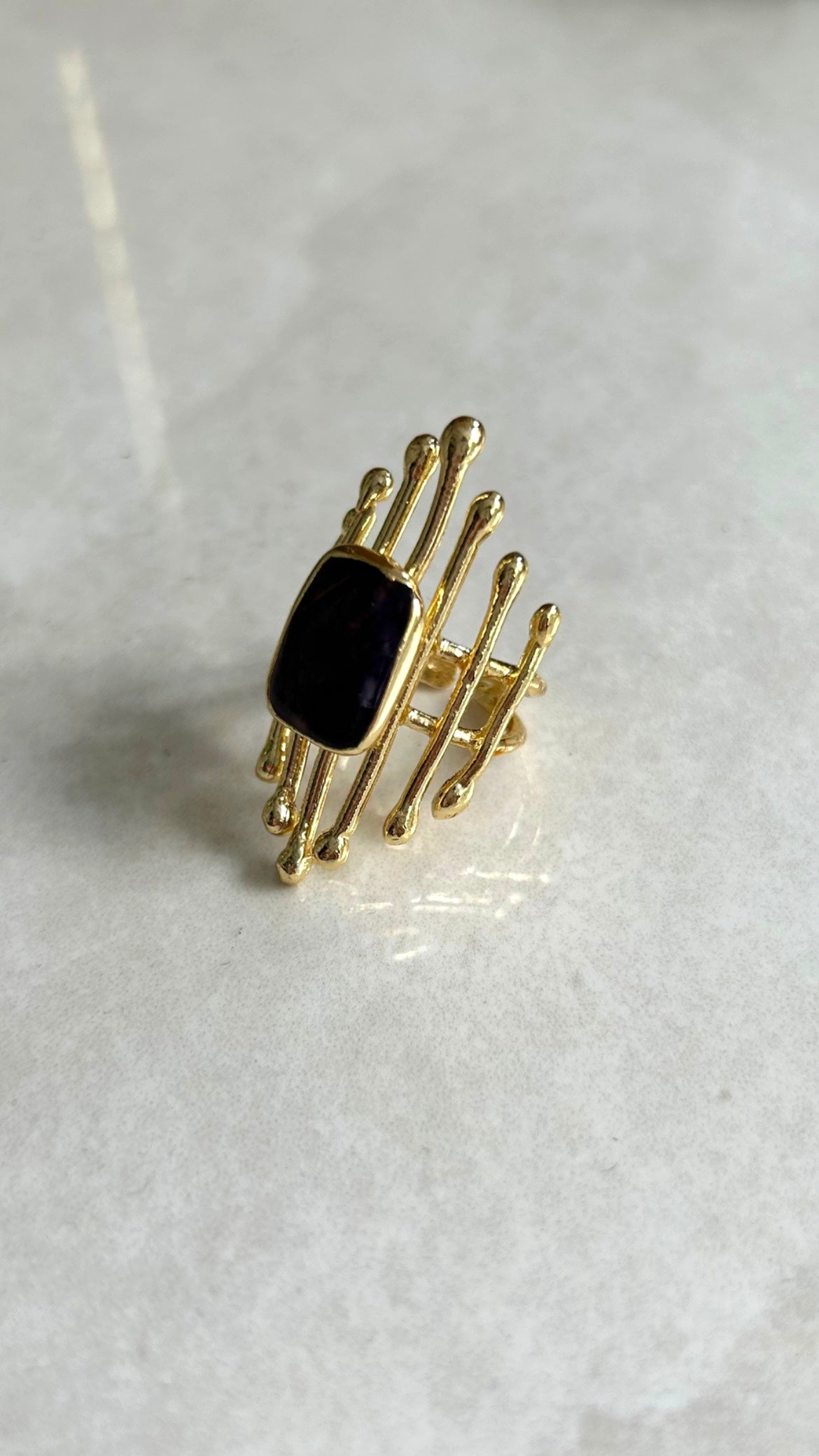 Amelia ring