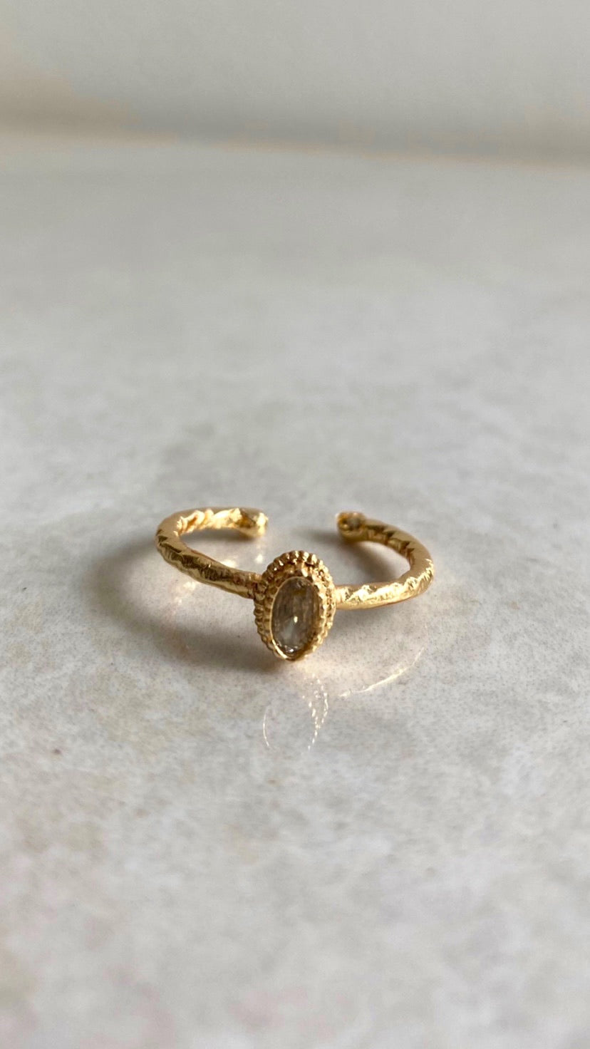 Oval ring