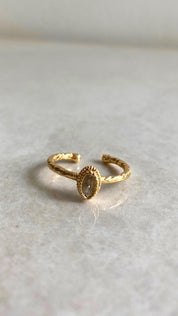 Oval ring