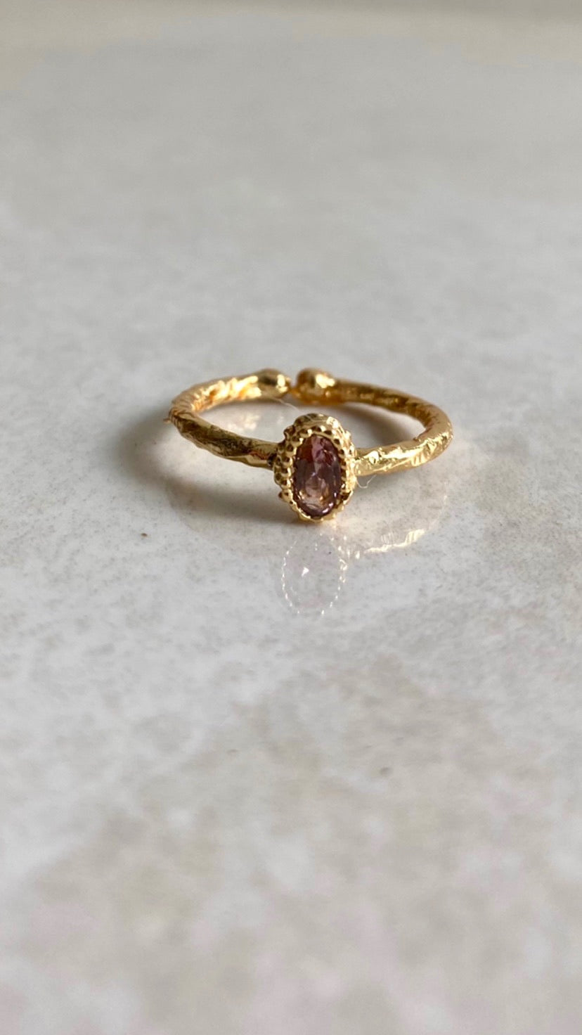 Oval ring