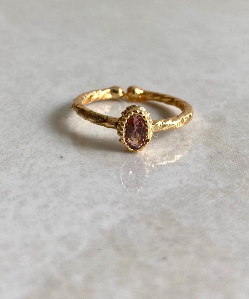 Oval ring
