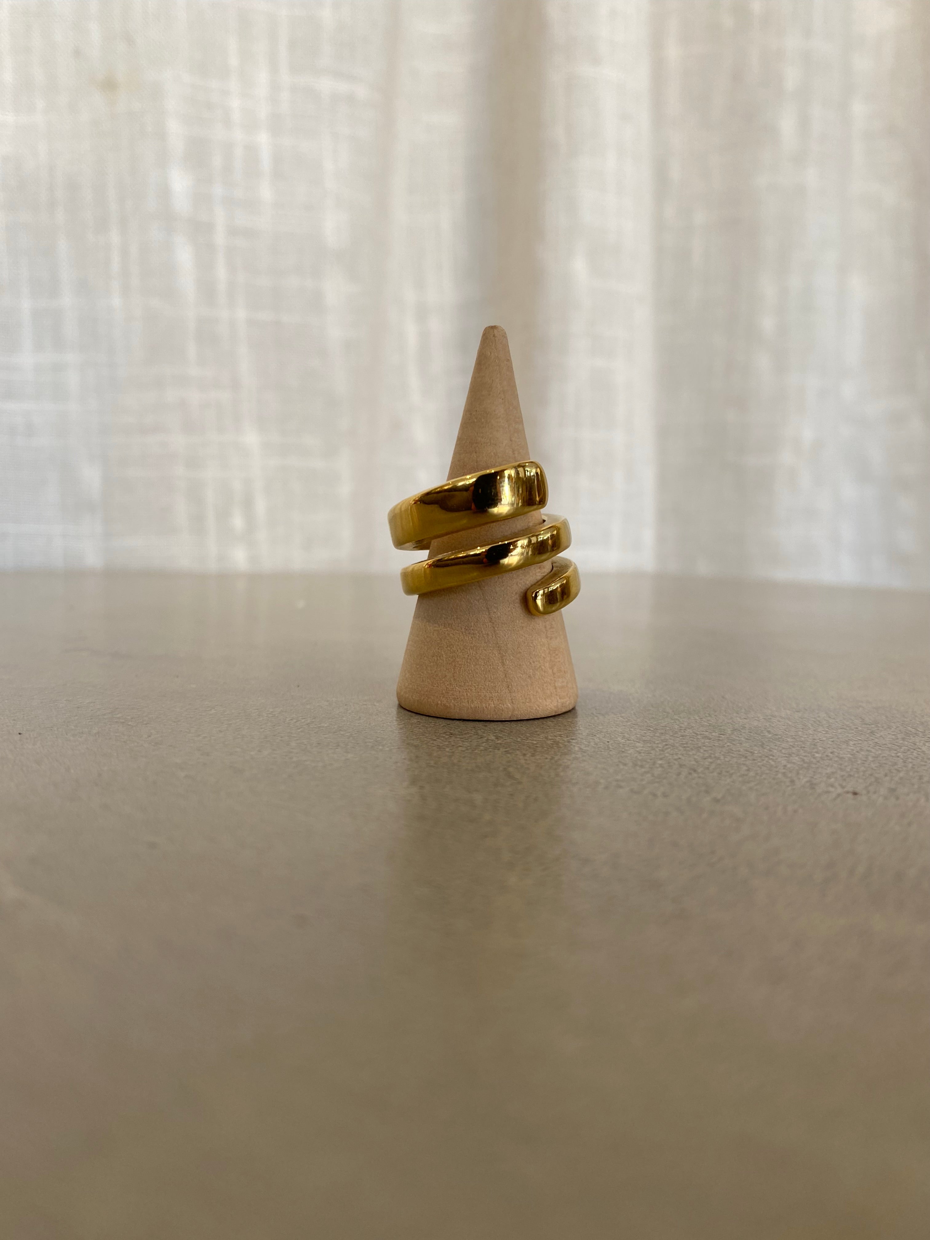 Anna ring