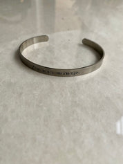 I love you to the moon & back' bracelet