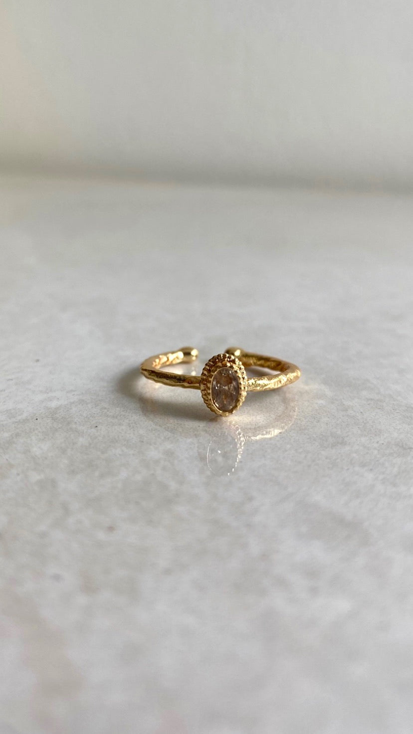 Oval ring