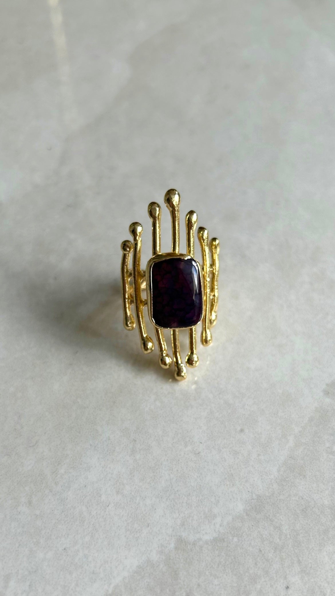Amelia ring