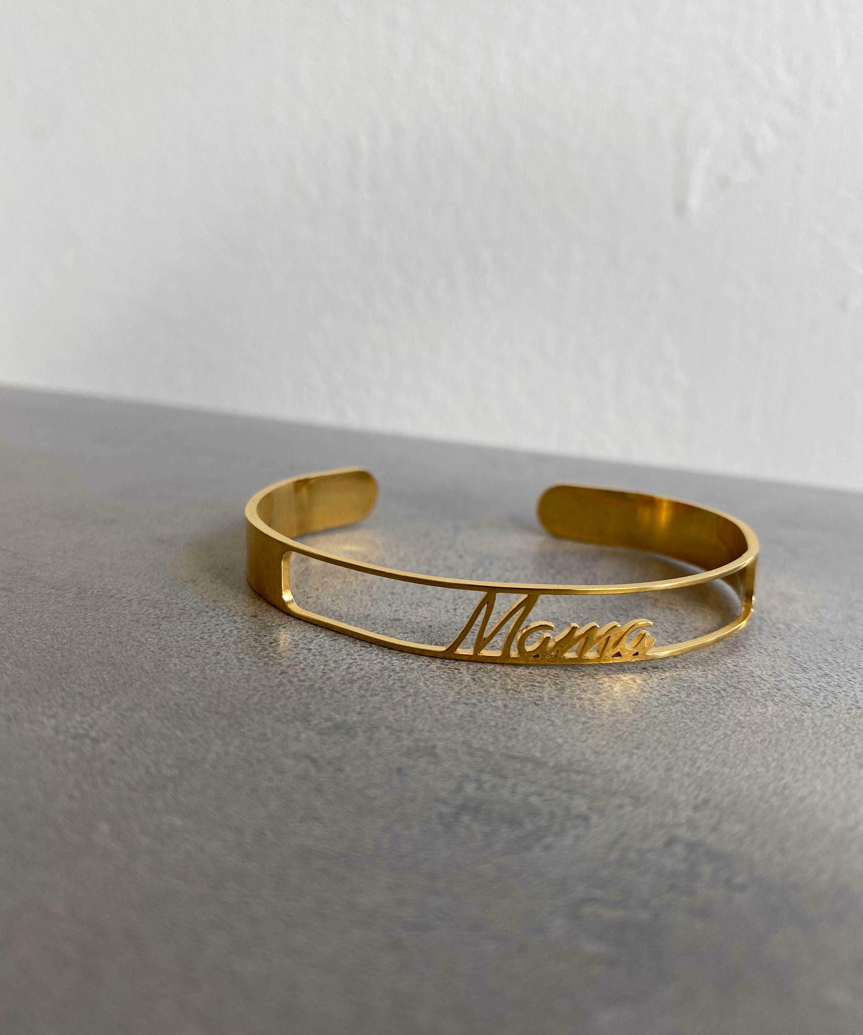 mama bracelet