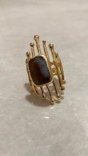 Amelia ring