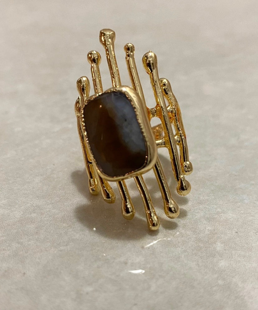 Amelia ring