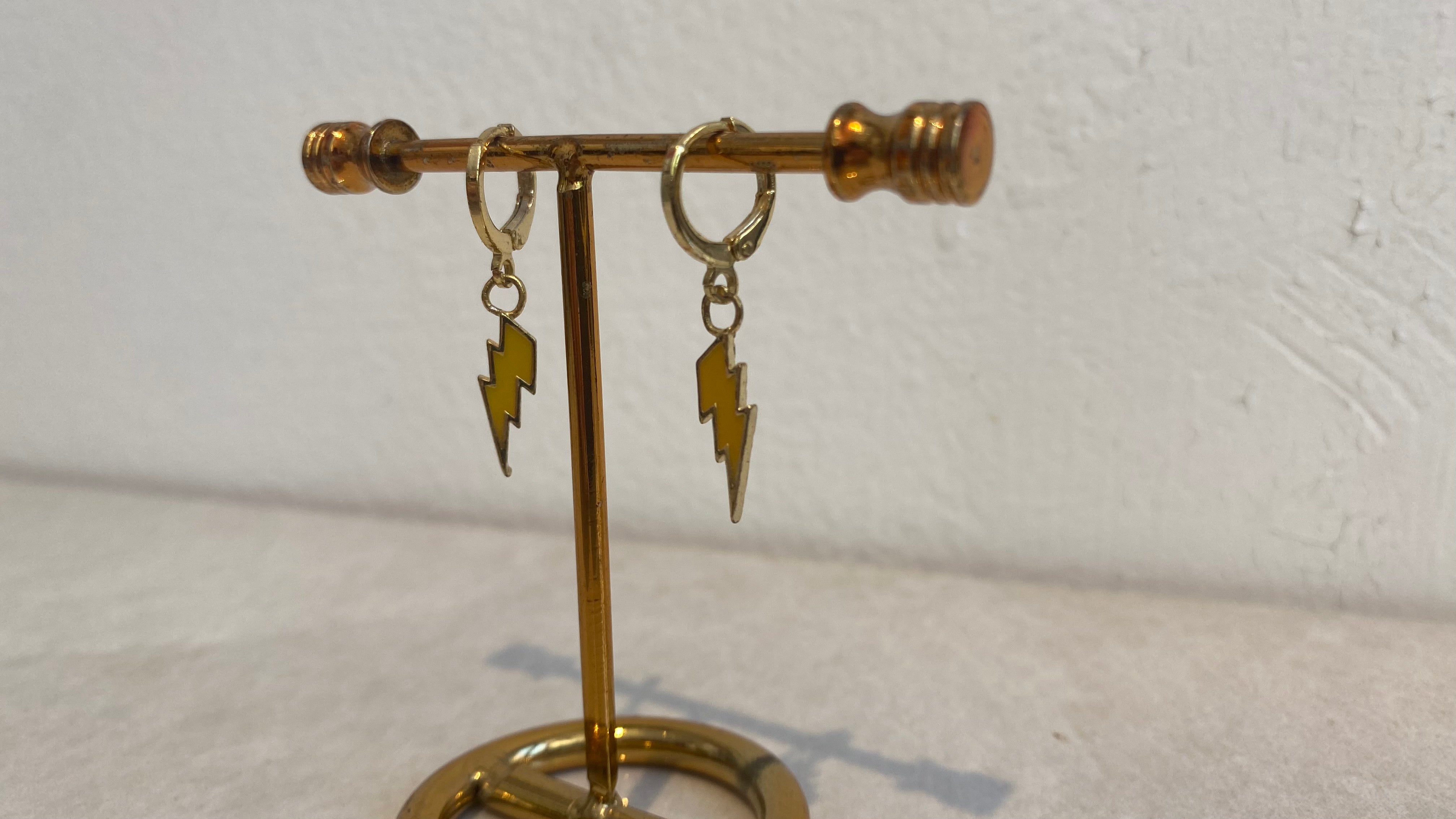 Electric earrings