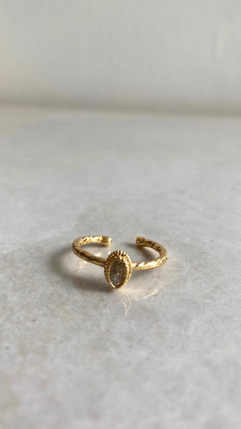 Oval ring