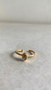 Oval ring