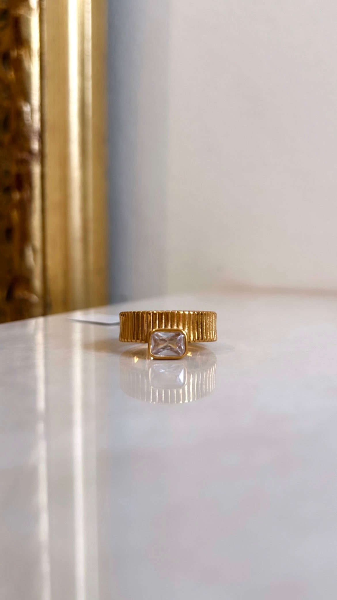 Livia ring